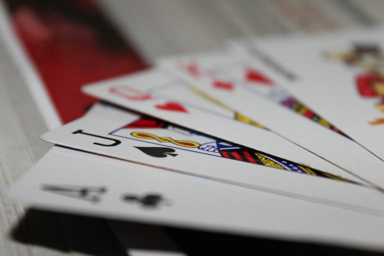 Tìm hiểu phong cách chơi bài Poker - Hình 1