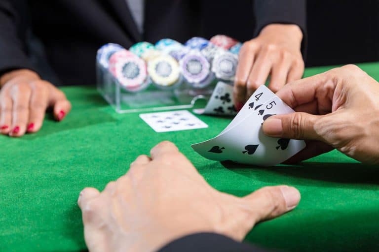Tìm hiểu những cách chơi cơ bản của tựa game Poker?