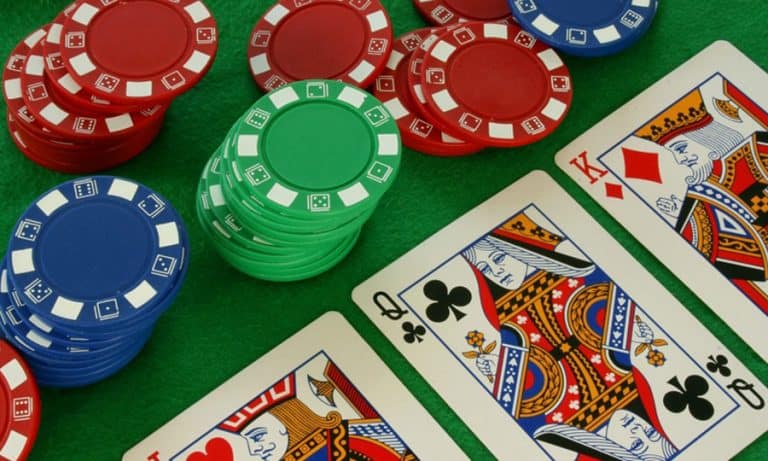 Phổ cập 2 kỹ năng thiết yếu khi tham gia chơi game bài Poker