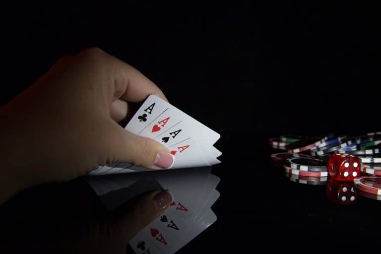 Tuyệt chiêu vượt ải tất cả các địch thủ trong bài Poker Hongkong