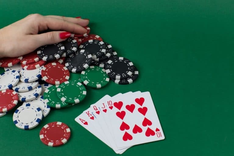 Chơi Poker trực tuyến thì bạn nên chú ý đến những khuyến mãi sau đây