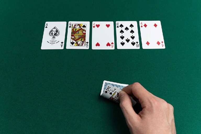 Tìm hiểu rake và ý nghĩa của nó khi chơi game Poker?