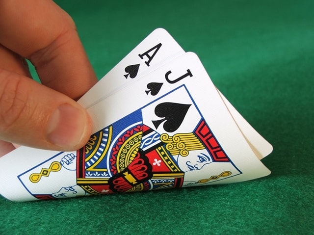 Cách giúp bạn đánh Blackjack có nhiều khả năng thắng hơn nhà cái